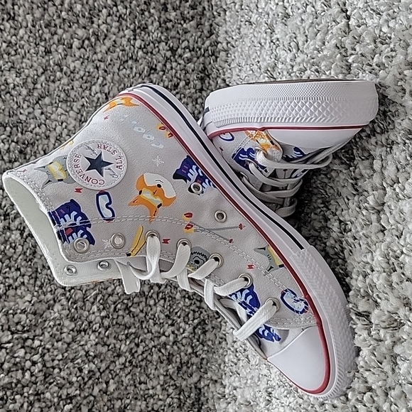 Converse High Top Brand new size junior 6=size women's 8. - Picture 8 of 13